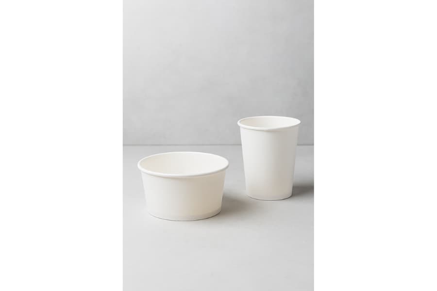 Ảnh: Bát giấy và cốc giấy dùng một lần